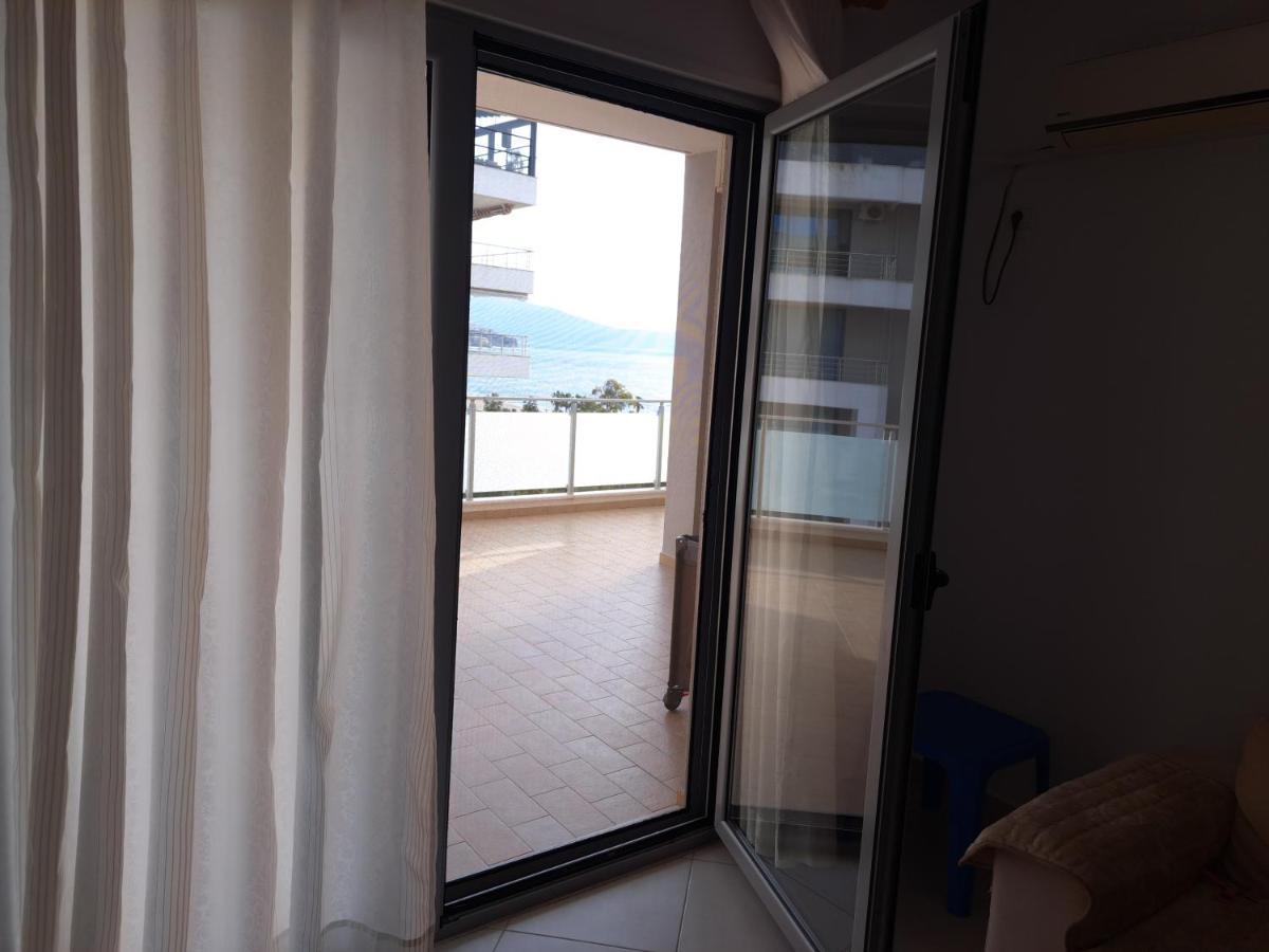 Aura Apartment Vlorë Exterior foto