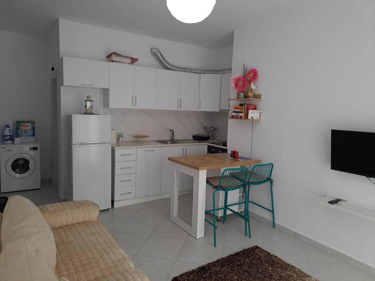 Aura Apartment Vlorë Exterior foto